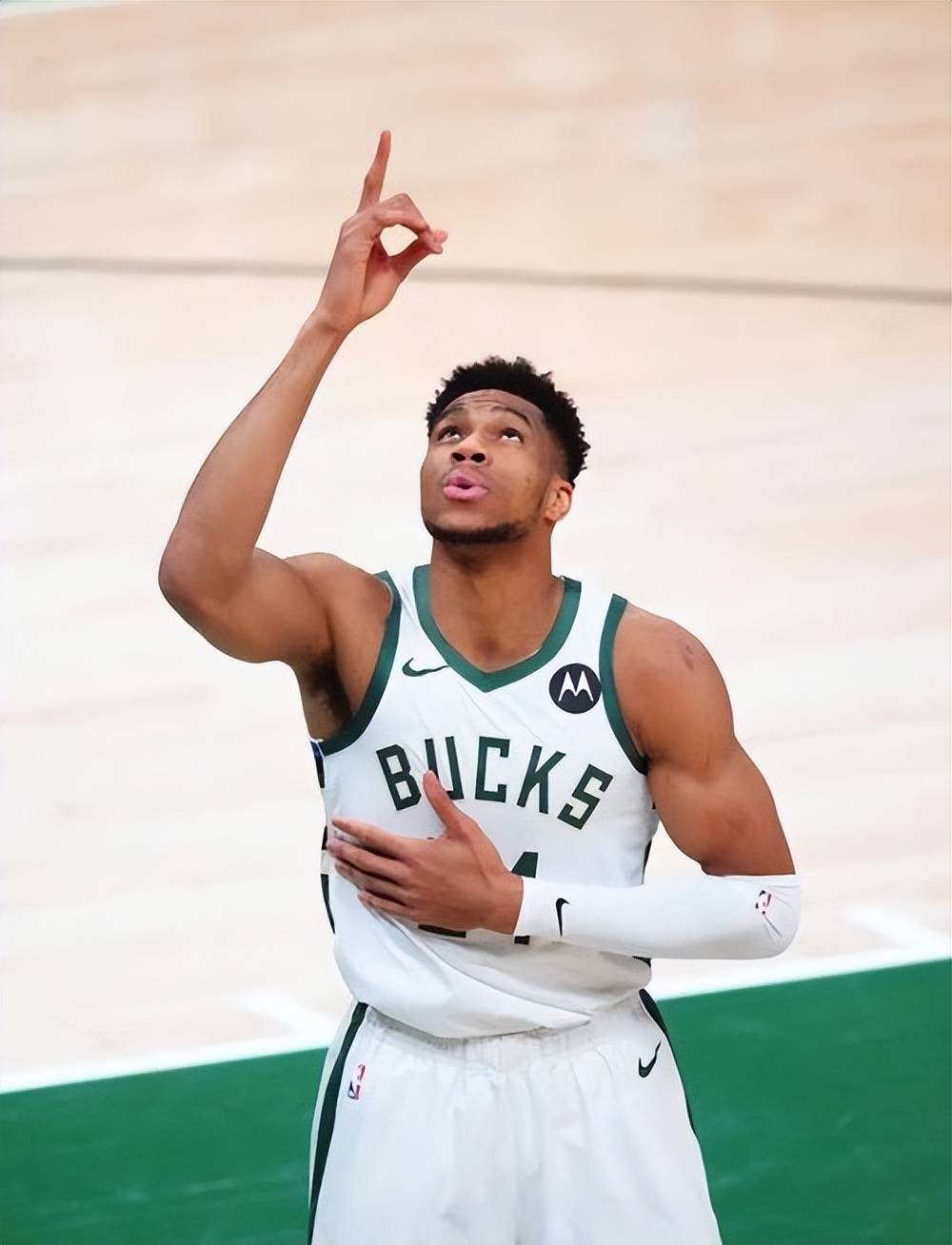 图片报：罗伊斯即将与洛杉矶银河续约至2027年底（《图片报》称：罗伊斯将与洛杉矶银河续约，合同至2027年底）