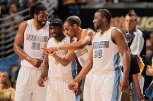 欧冠进球榜更新：莱万连续进球,（欧冠射手榜更新：莱万连场破门）