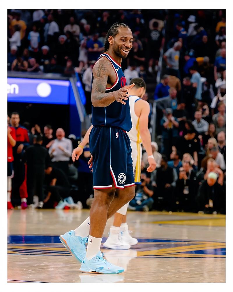 利物浦vs埃因霍温：伊萨克替补，加克波战旧主，萨拉赫首发（利物浦迎战埃因霍温：萨拉赫首发，加克波对旧主，伊萨克替补待命）