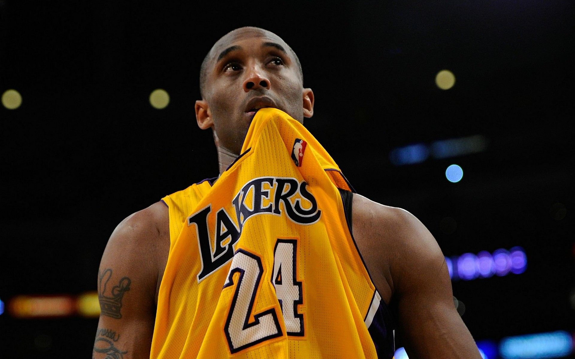 2001-03年的这一周：枪手大帝亨利屡次登上头条（本周回顾(2001-03)：枪手大帝亨利频频霸占头条）