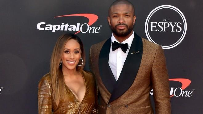 每体：法兰克福球迷有1000人无门票想混进场，被安保当时驱离（每体：约千名法兰克福球迷无票试图入场，已被安保当场驱离）