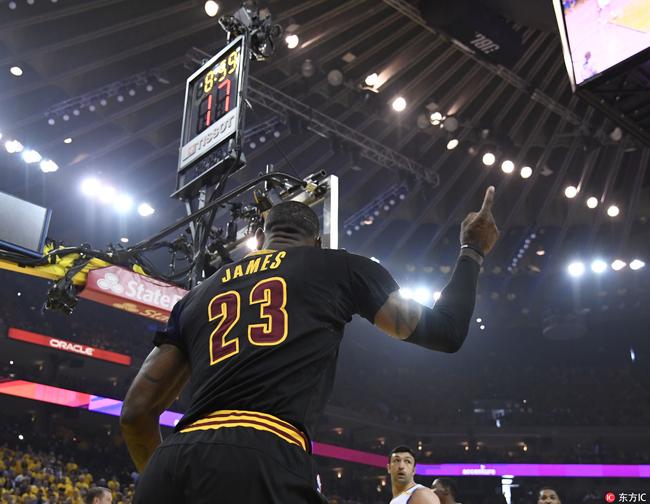 费尔斯新秀赛季连续21场比赛得分上双，超越锡安排在队史第一（费尔斯新秀季连21场得分上双，超越锡安登顶队史第一）