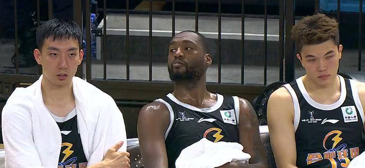 记者：艾纳维和科内排除韧带损伤，力争参加与那不勒斯榜首战（记者：艾纳维、科内确认无韧带伤，力争出战那不勒斯榜首对决）