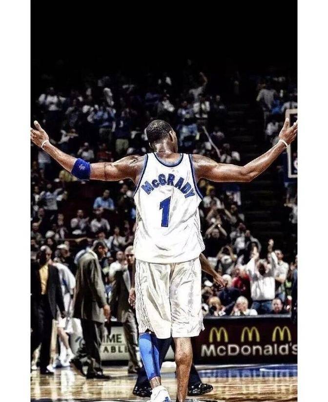 德天空：多特将在今天与二门亚历山大-迈尔续约至2027年（德媒：多特蒙德今日将与二号门将亚历山大-迈尔续约，合同至2027年）