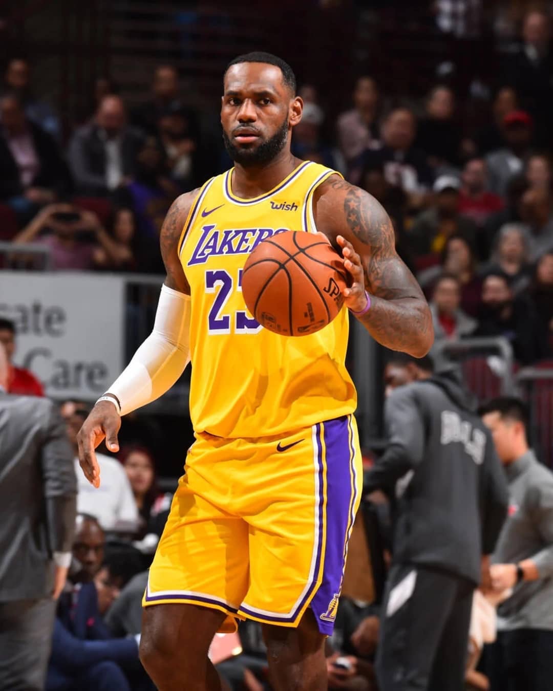 3C：骨上的钢板是我考虑退役原因之一；弗里克说表现好能抽烟（3C：骨内钢板让我考虑退役；弗里克称表现出色可获抽烟许可）